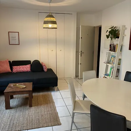 3 Pieces Lumineux Avec Terrasse Au Port-vieux * Биарриц